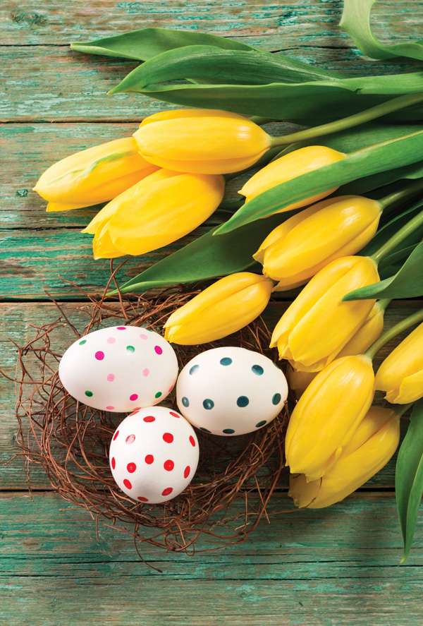 Tulipanes amarillos, huevos de Pascua rompecabezas en línea