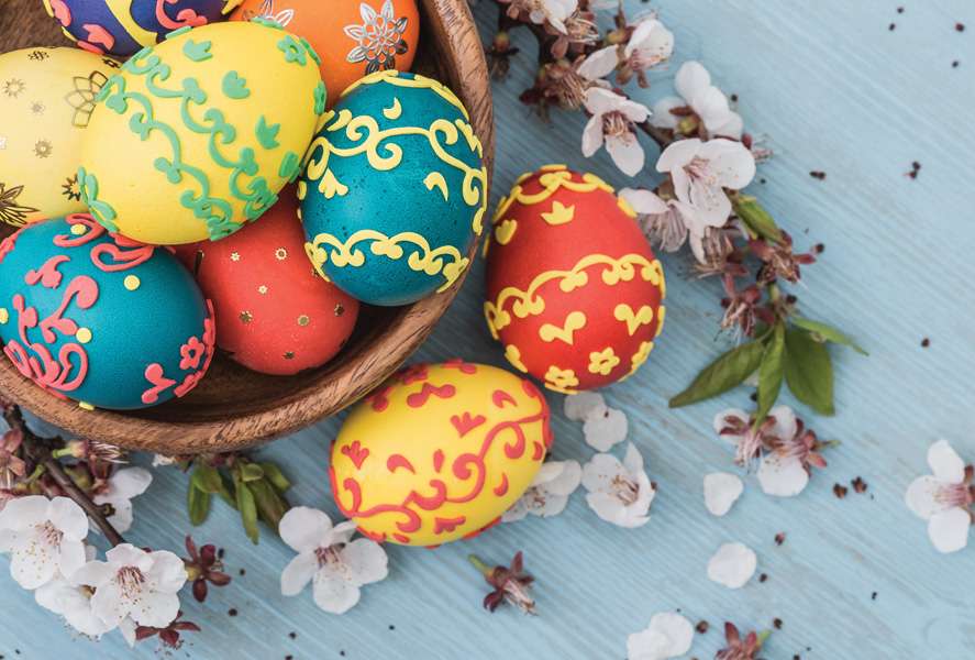 Színes húsvéti tojások kirakós online