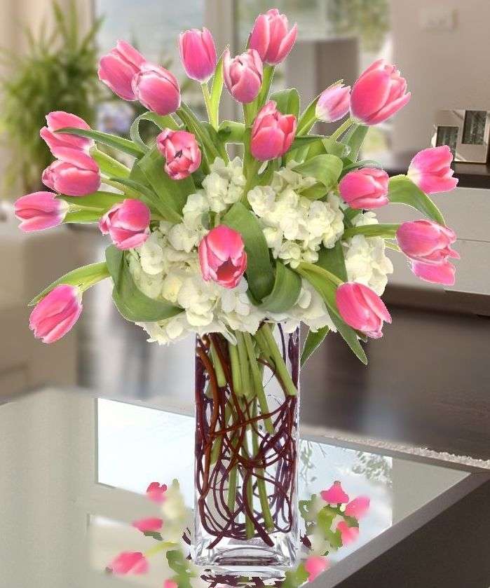 Virágok vázában kirakós online
