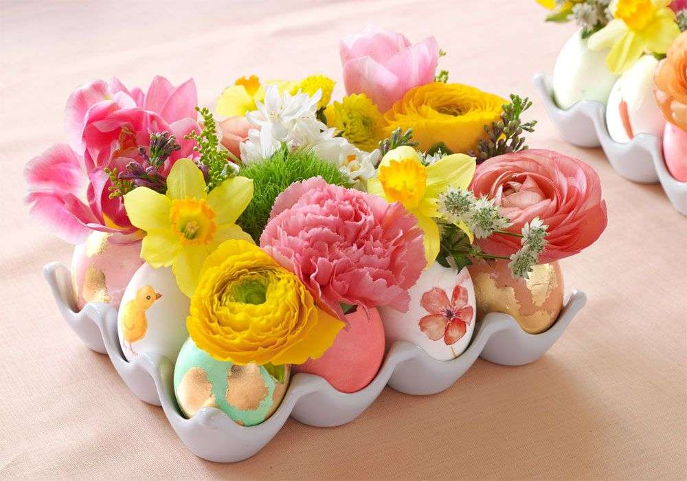 Színes tojások virágokkal kirakós online