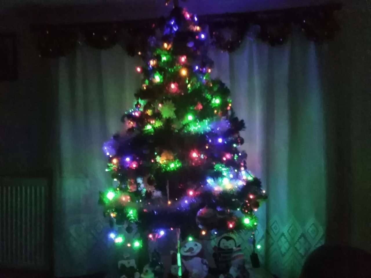 ? χριστουγεννιάτικο δέντρο παζλ online