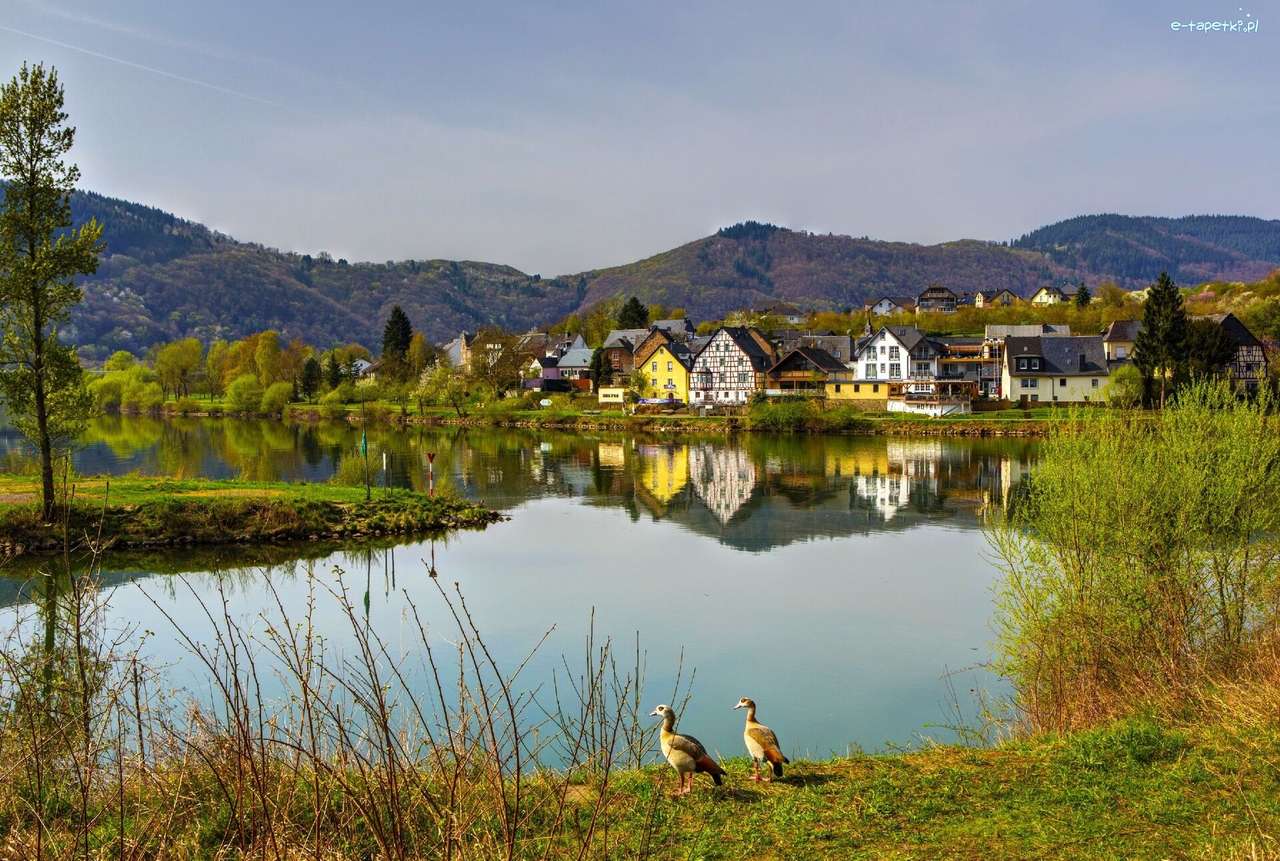 Μια μικρή πόλη στη λίμνη - Γερμανία παζλ online