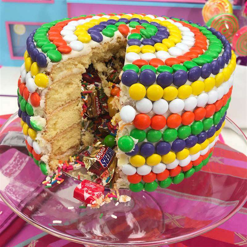 торт з цукерками пазл онлайн