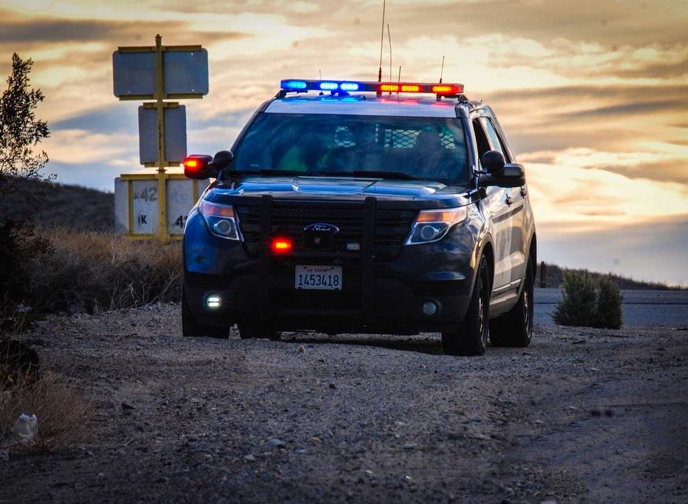 California de patrulare pe autostrada jigsaw puzzle online