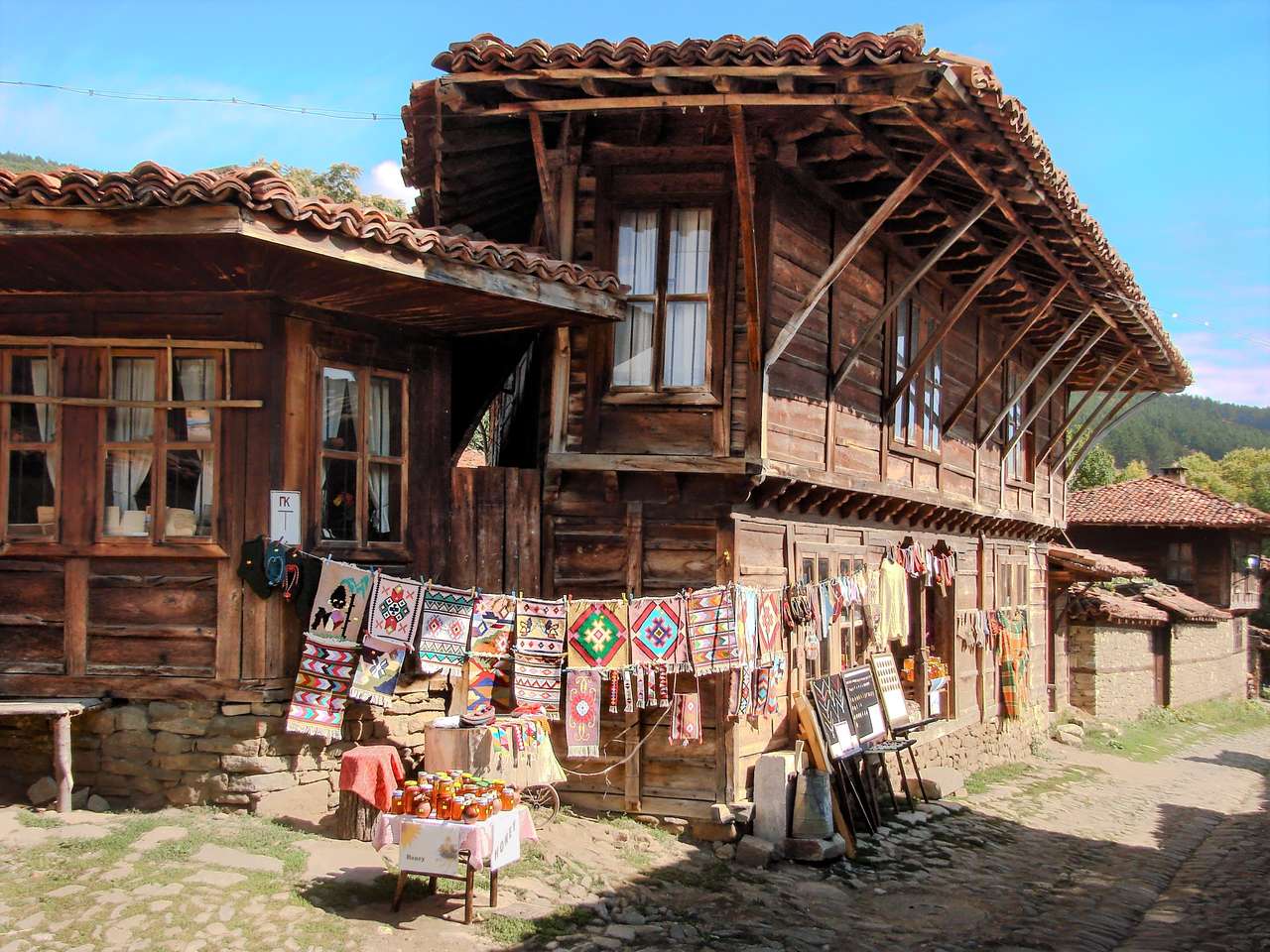 Zheravna aldeia em Bulgária puzzle online
