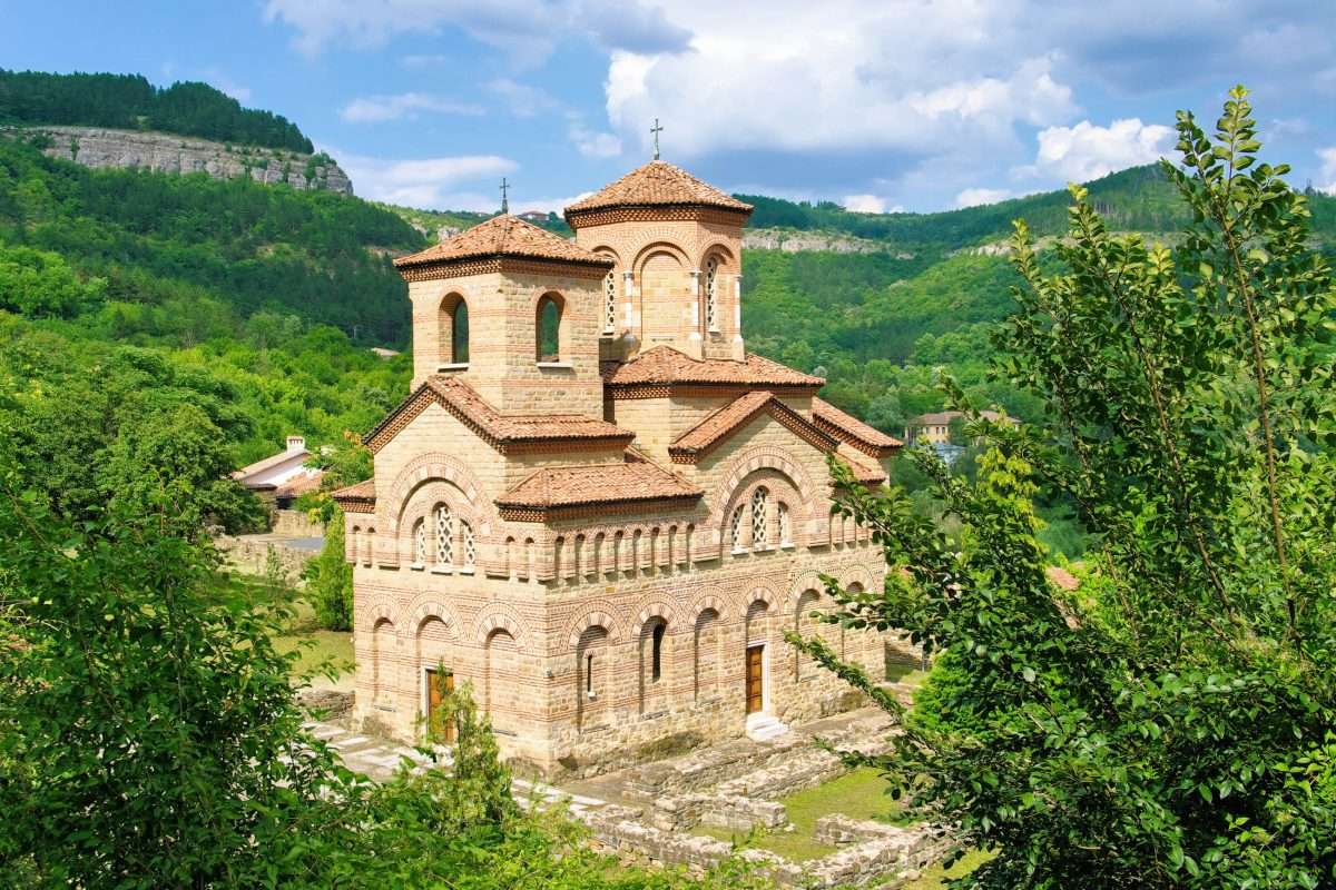 Veliko Tarnovo kyrka i Bulgarien pussel på nätet
