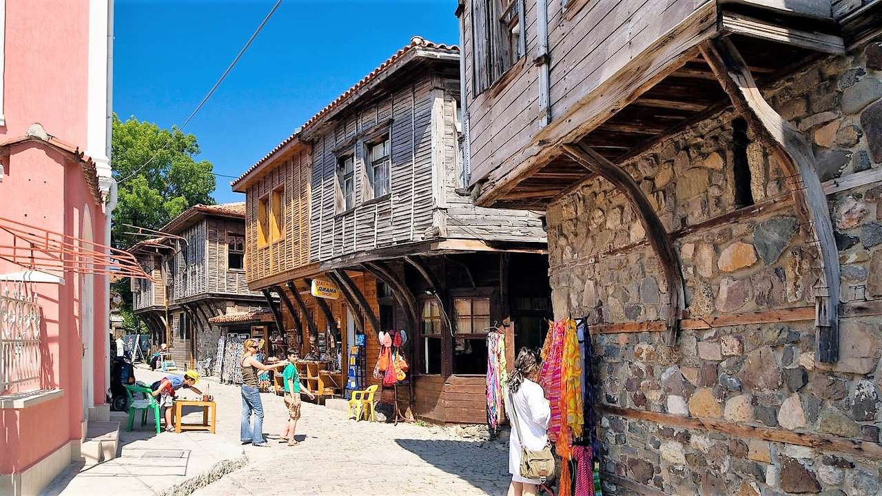 Созополь Традиційні будинки в Болгарії онлайн пазл