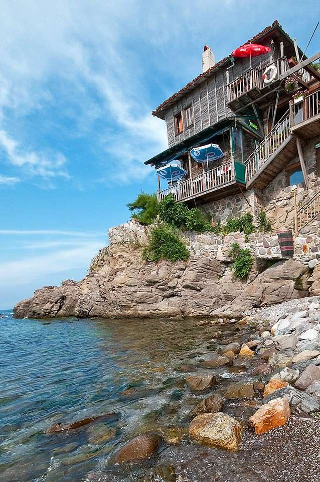 Sozopol house on the water in Bulgaria online puzzle