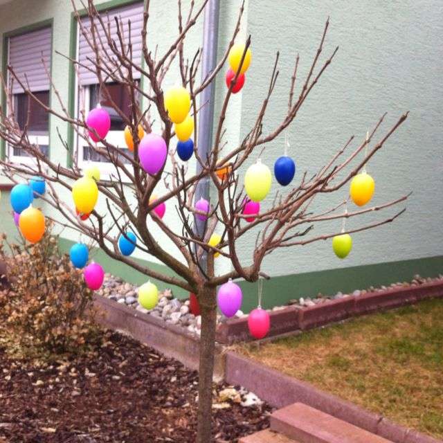 дерево с яйцами онлайн-пазл