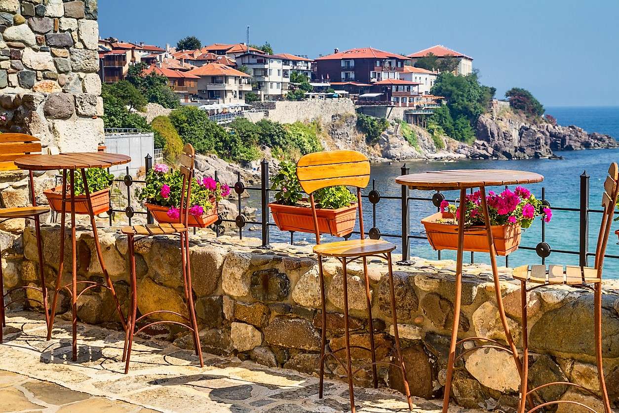 Orașul de coastă din Burgas din Bulgaria jigsaw puzzle online