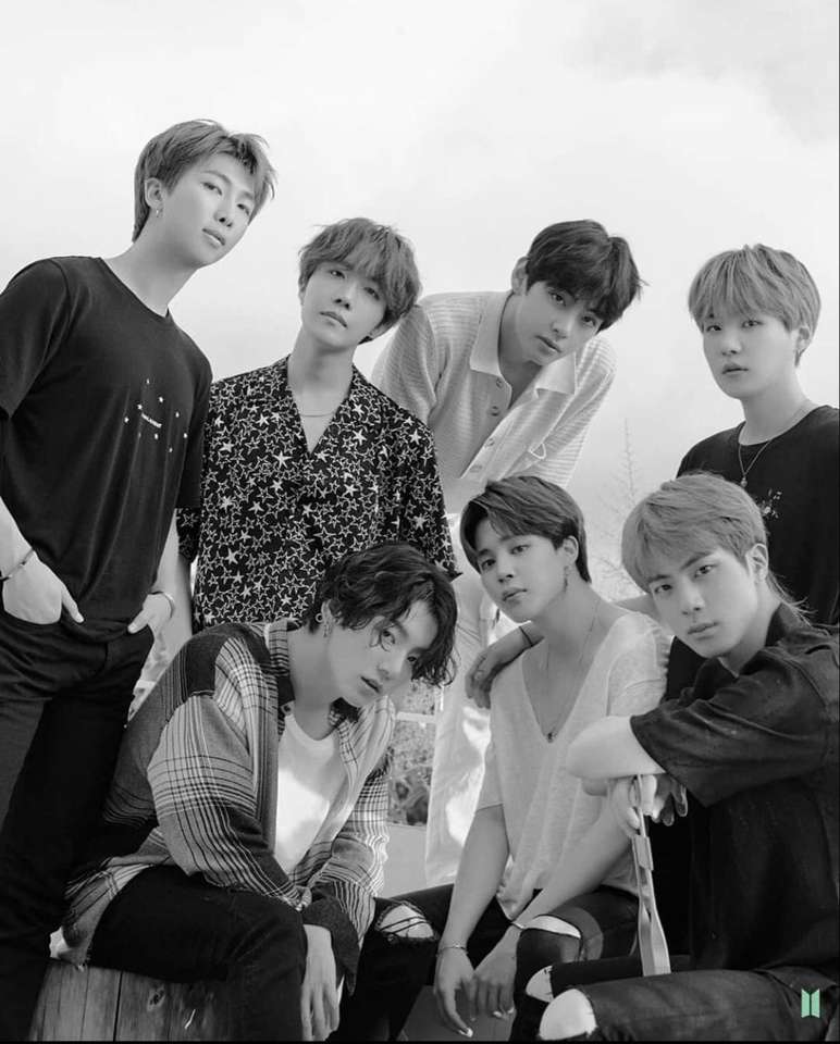 BTS X Στρατός. παζλ online