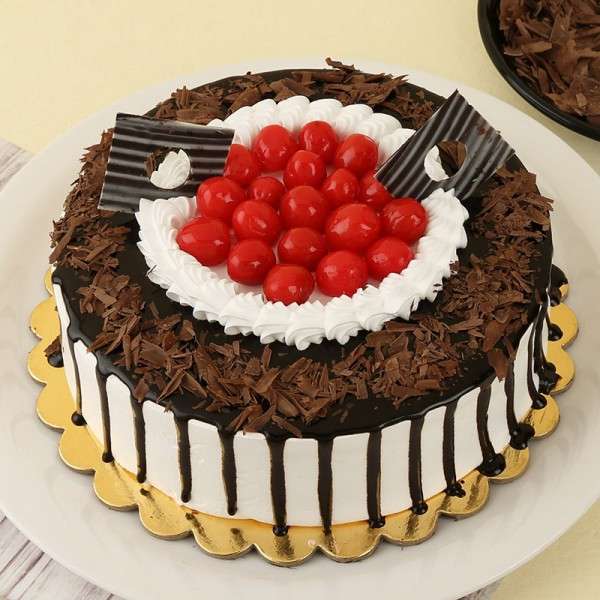 Chocoladecake met aardbeien legpuzzel online