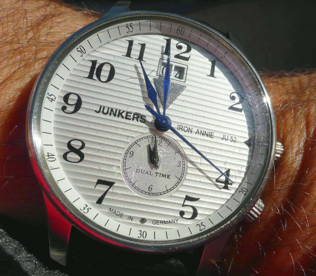 Junkers de reloj de pulsera rompecabezas en línea
