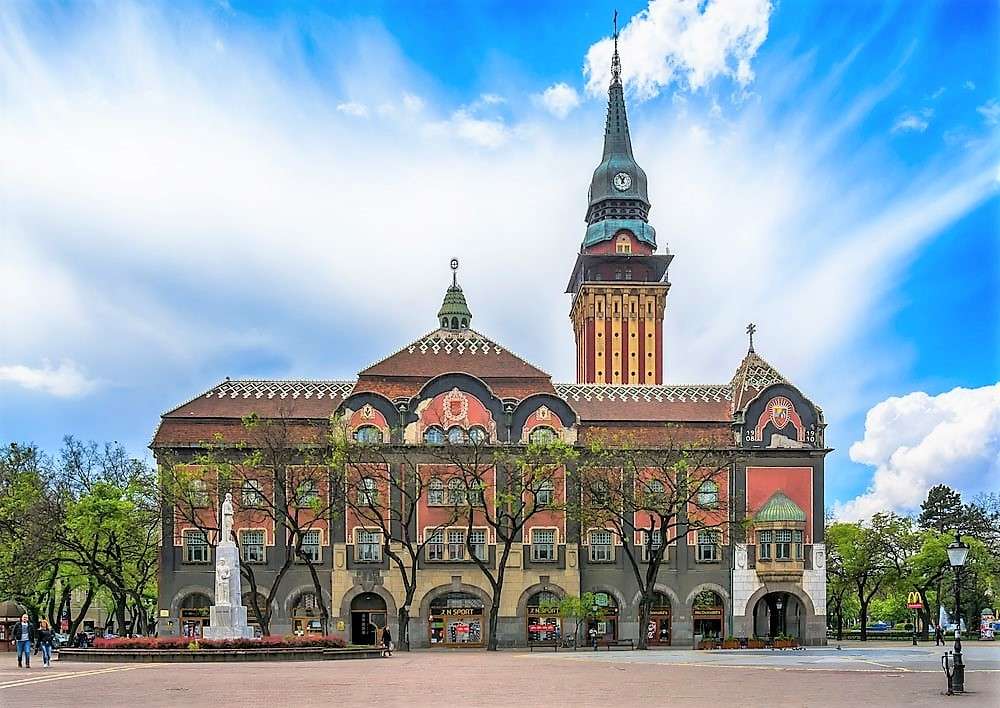 Subotica Stadt in Serbien Rathaus Online-Puzzle