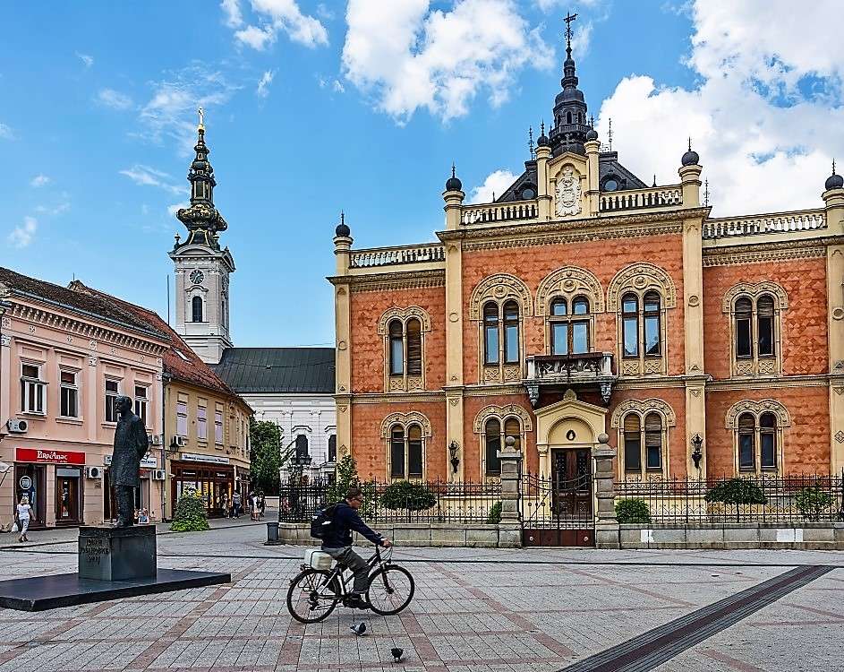 Город Нови-Сад в Сербии Епископский дворец онлайн-пазл
