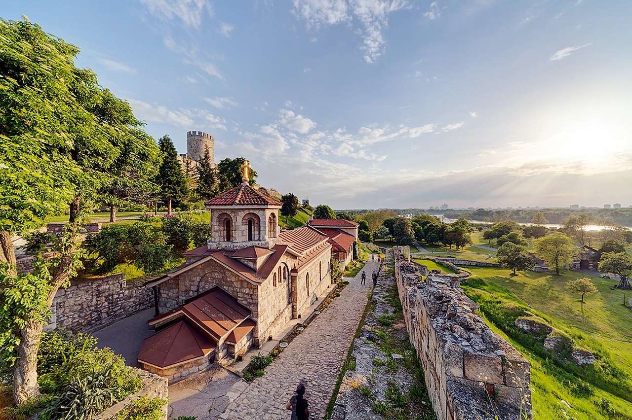 Planta de monasterio de Belgrado en Serbia rompecabezas en línea