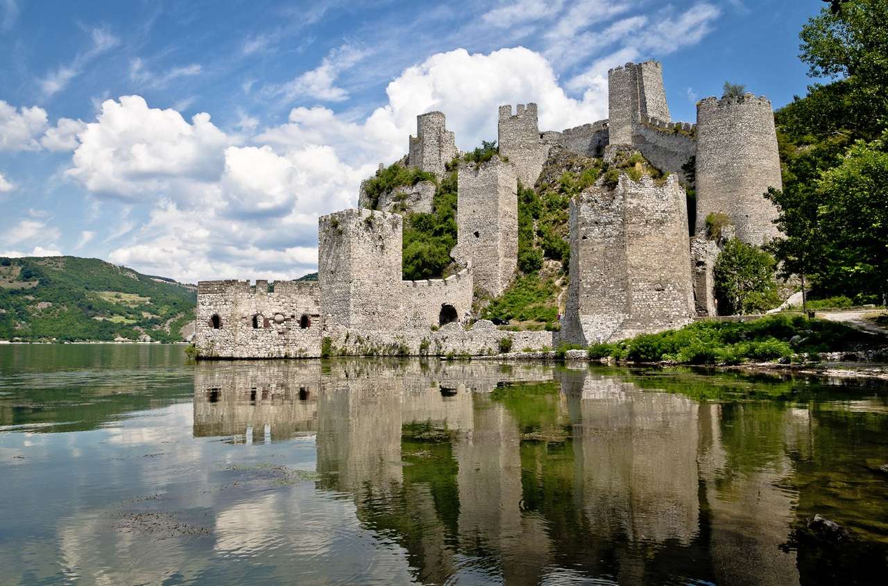 Golubac Fortress Derdap National Park in Servië legpuzzel online