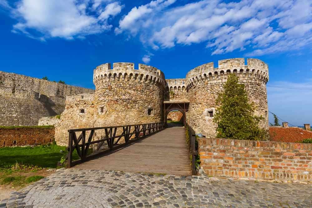 Fortaleza perto de Belgrado na Sérvia quebra-cabeças online
