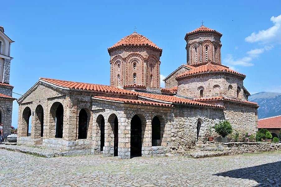 Kloster Sveti Naum in Serbien Online-Puzzle