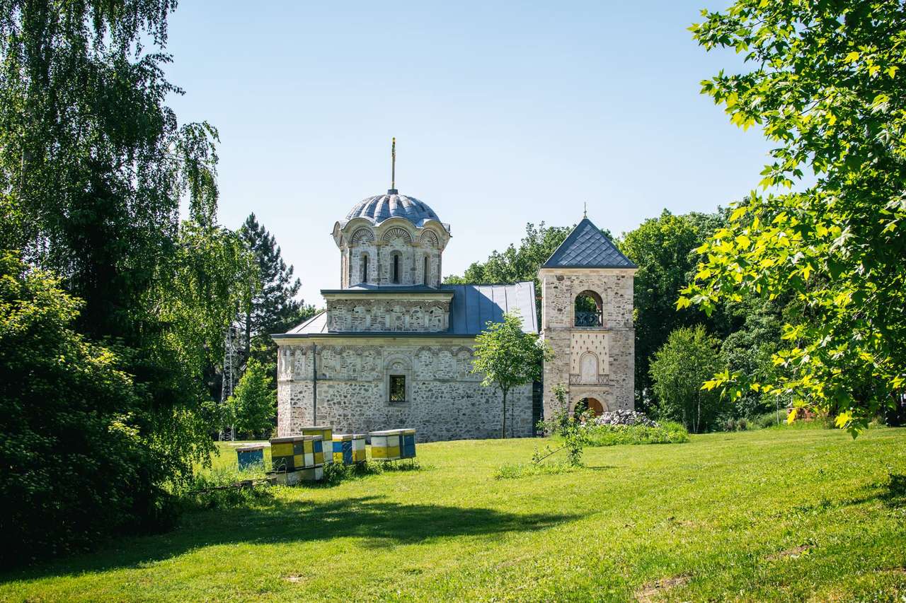 Kloster Staro Hopovo i Serbien pussel på nätet