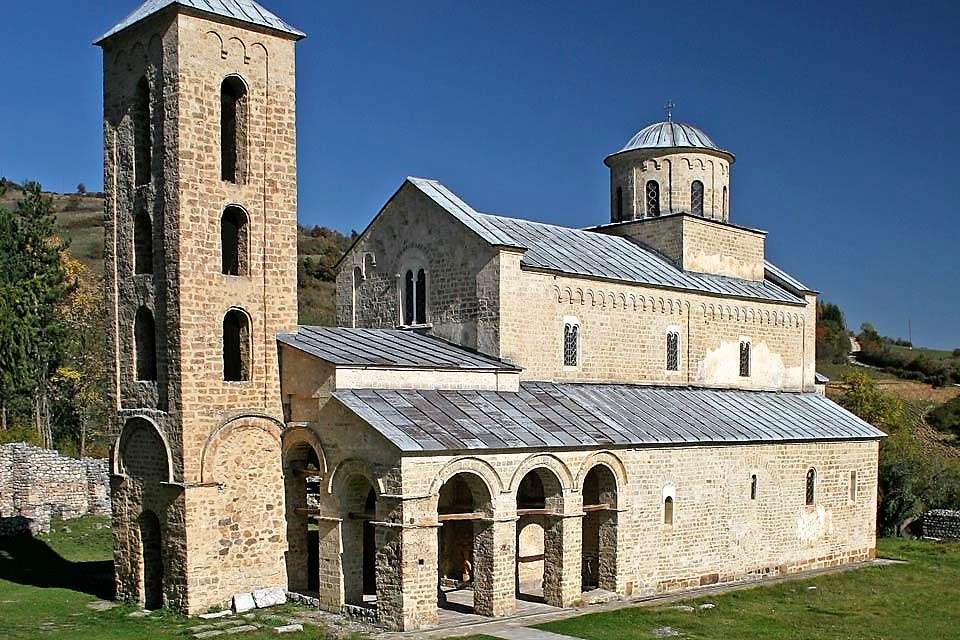 Kloster Sopocani i Serbien Pussel online