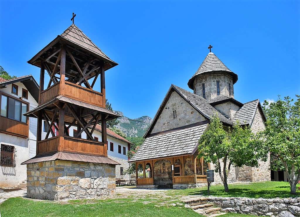 Манастир Овчар Банд в Сърбия онлайн пъзел
