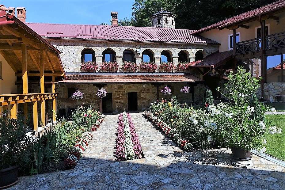 Mosteiro guita na Sérvia quebra-cabeças online
