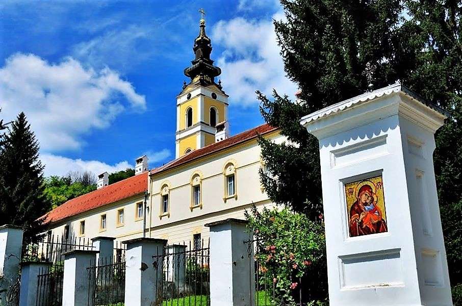 Kloster Grgggeg i Serbien Pussel online