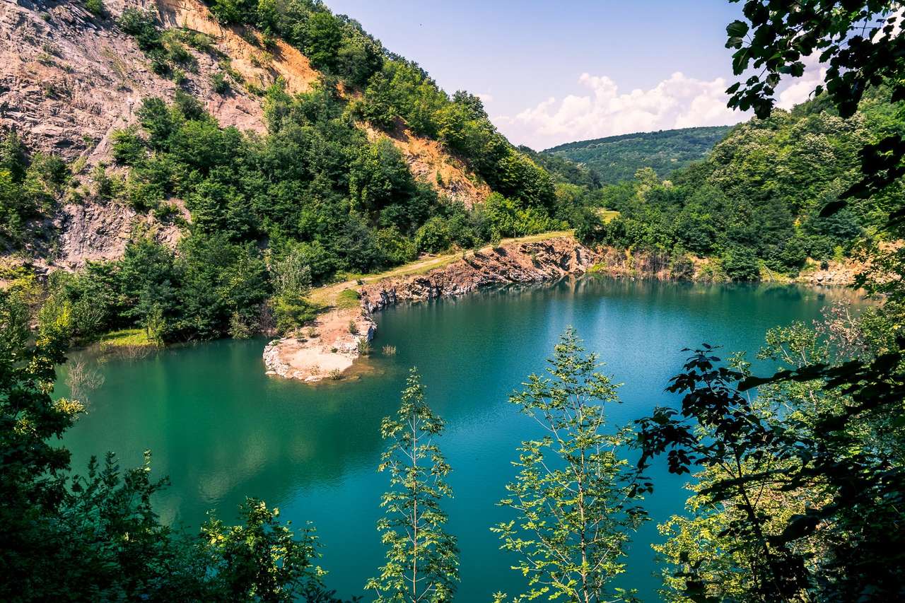 Ledinacko Jezero în Serbia jigsaw puzzle online