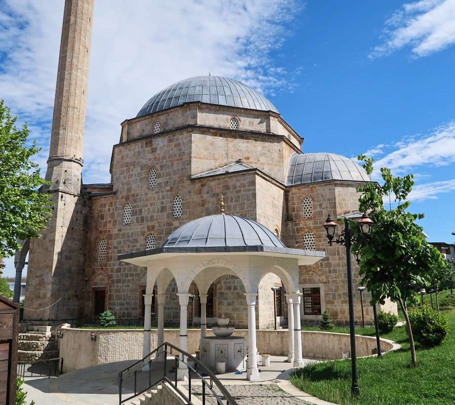 Prizren-moskee in Kosovo online puzzel