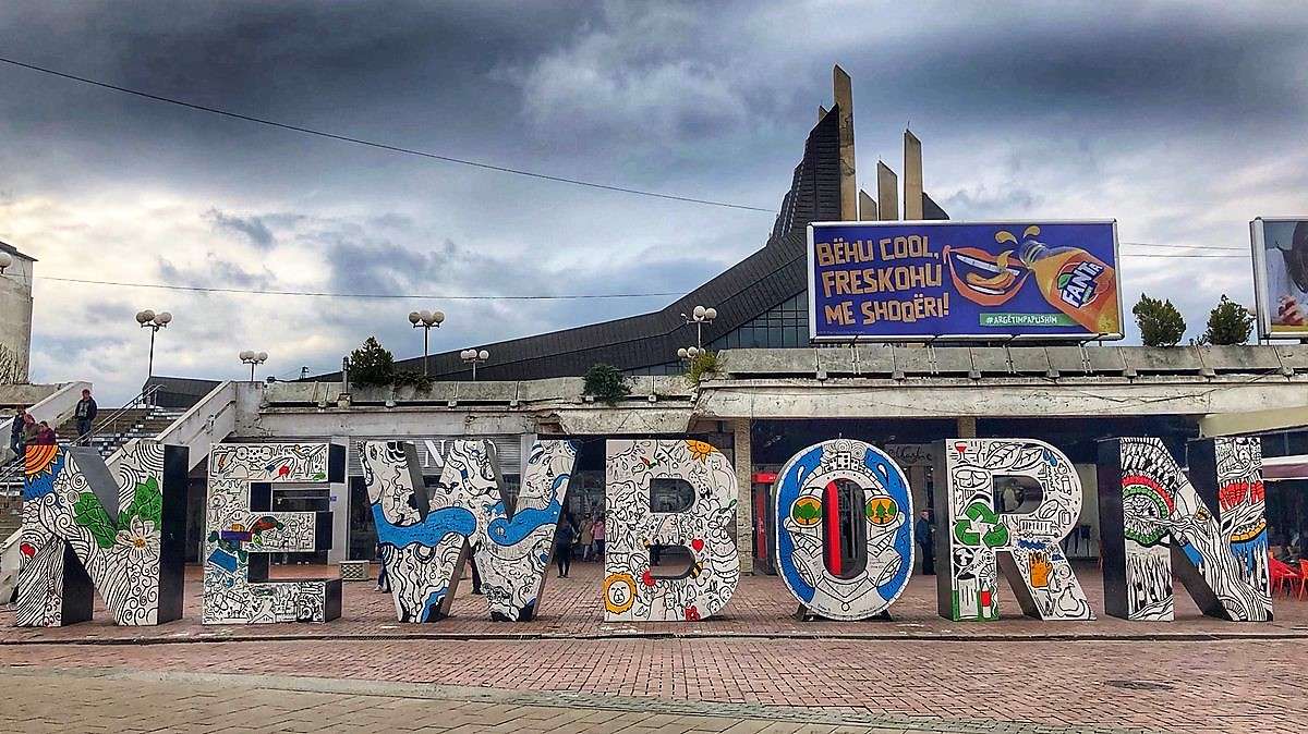 Pristina "nouveau-né" au Kosovo puzzle en ligne