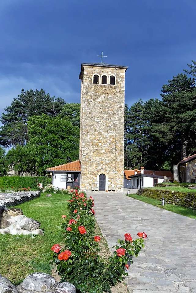 Klosterlage Tower Kosovo online puzzel