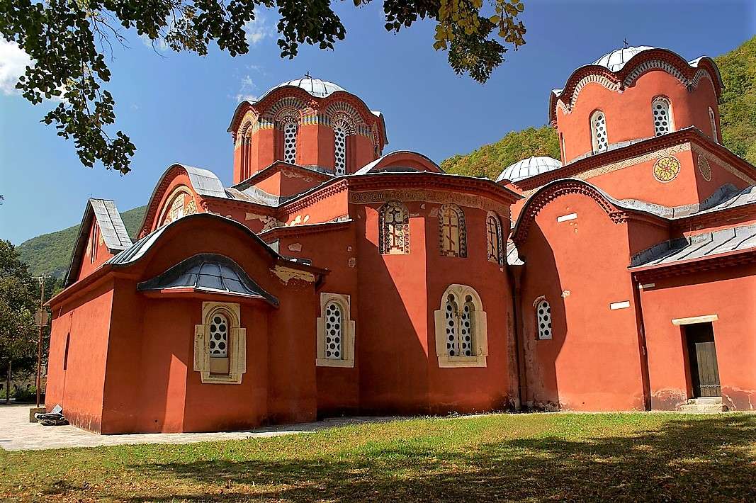 Klosteranlage Pec im Kosovo Online-Puzzle