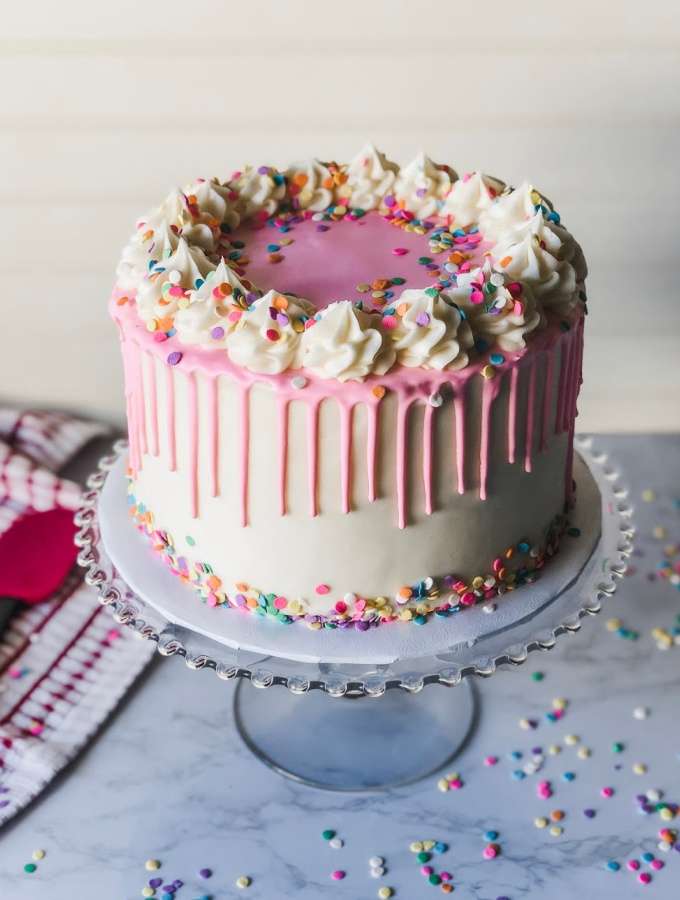 Бяла розова торта онлайн пъзел