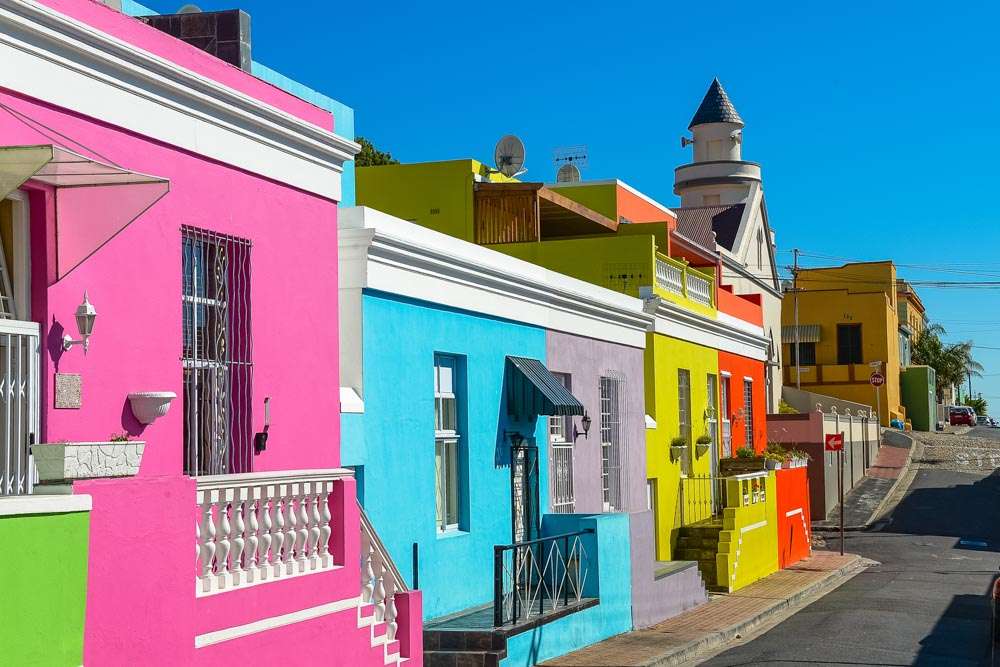 разноцветные дома в районе Бо-Каап пазл онлайн