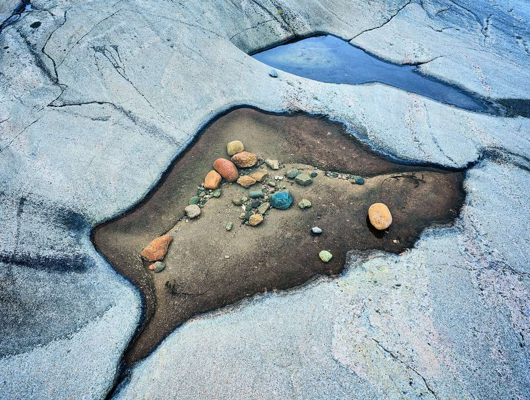 Fragment de piatră maro și alb jigsaw puzzle online