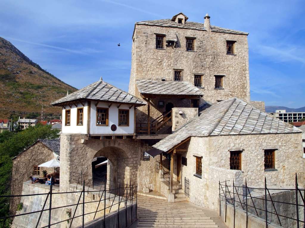 Mostar în Bosnia-Herțegovina jigsaw puzzle online