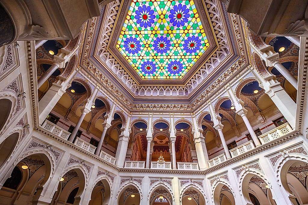 Sarajevo-stadhuis binnen in Bosnië-Herzegovina legpuzzel online