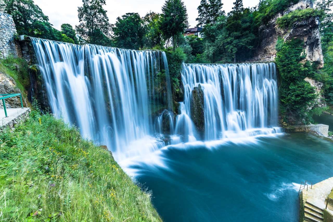 Pliva vattenfall i Bosnien-Hercegovina Pussel online