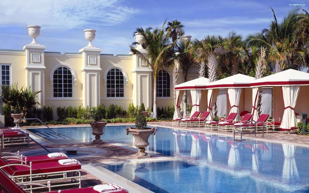 Luxus szálloda medencével kirakós online