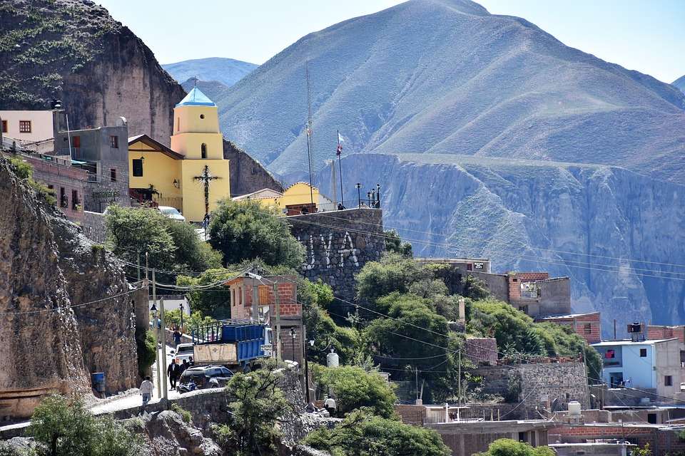 Αργεντινή - Βουνά, Εκκλησία online παζλ