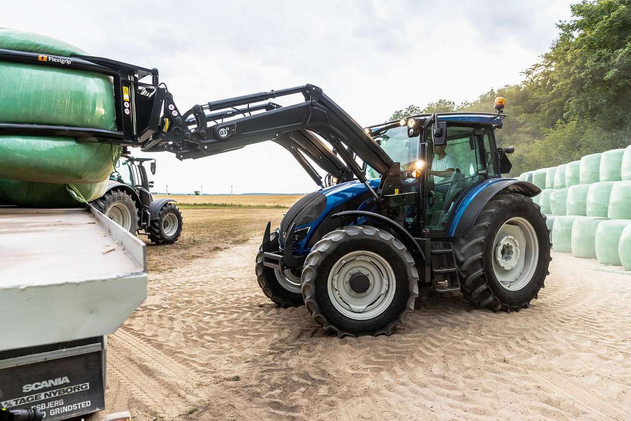 VALTRA A Series. puzzle online