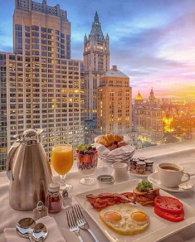 Frukost på Manhattan. Pussel online
