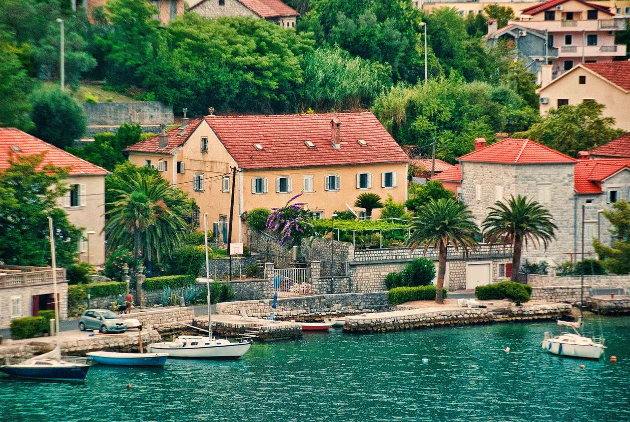 Cidade costeira em Montenegro quebra-cabeças online