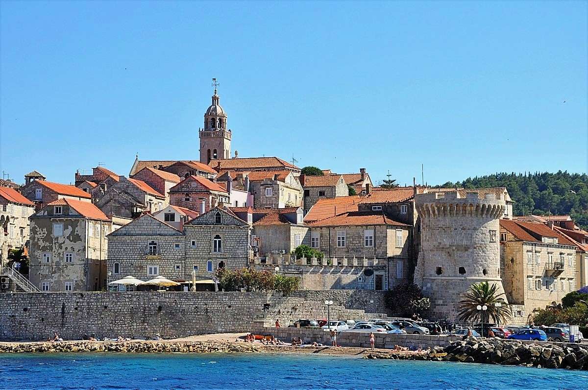 Orașul de coastă din Muntenegru puzzle online