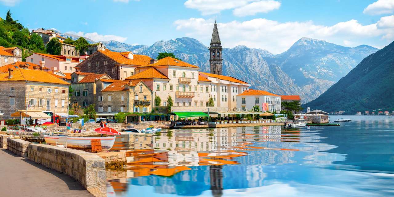 Perast City i Bay of Kotor i Montenegro pussel på nätet