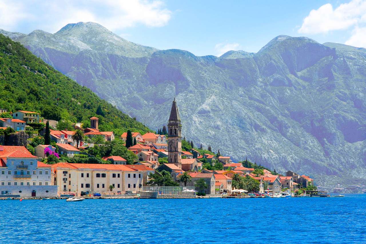 Perast City na Baía de Kotor em Montenegro quebra-cabeças online