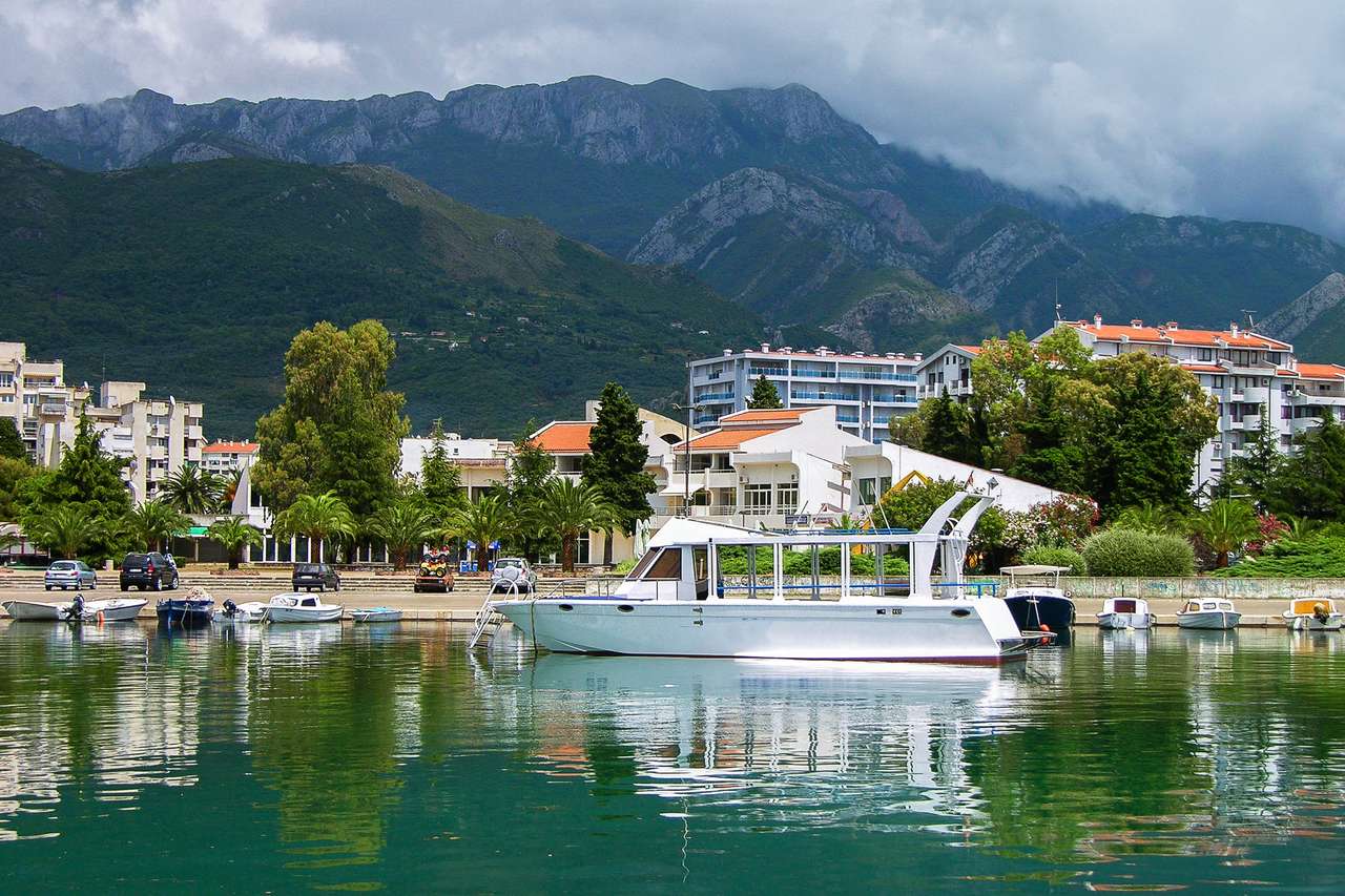 Place de bar în Muntenegru puzzle online