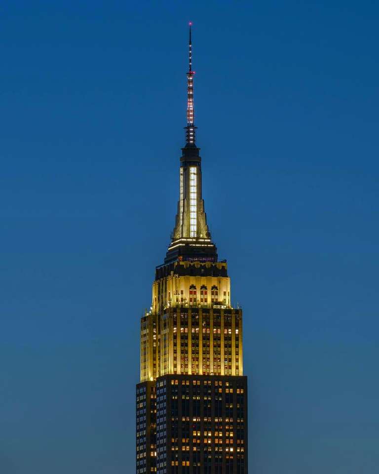 Färgglada Empire State Building Pussel online
