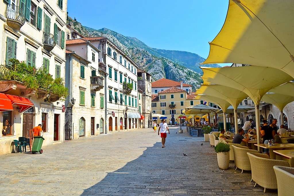 Kotor πόλη στο Μαυροβούνιο παζλ online